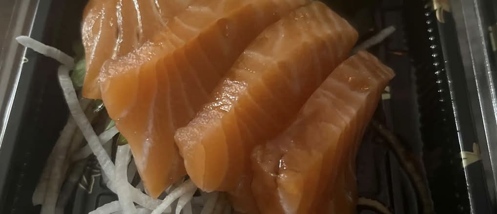 Sake Sashimi (Salmon)