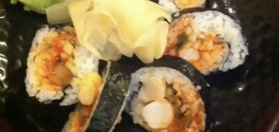 Spicy Scallop Roll
