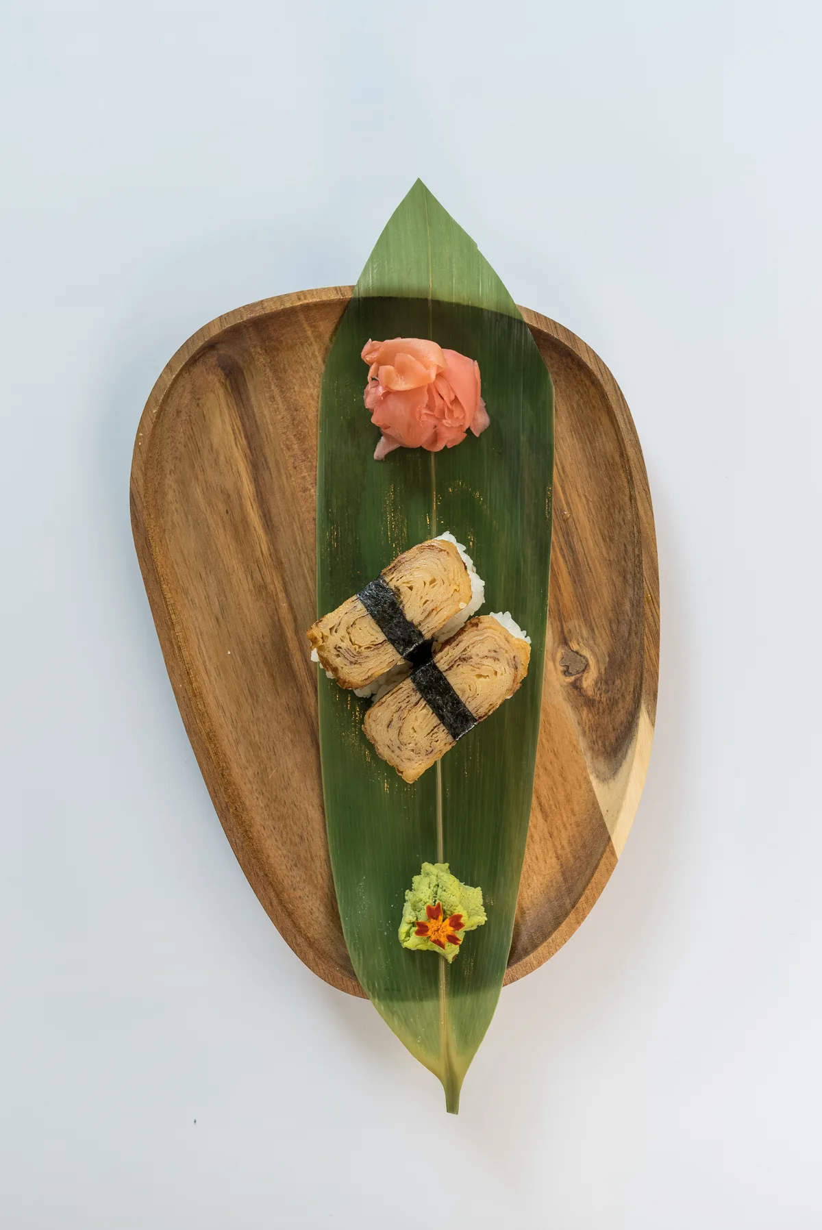 Nigiri omlet tamago