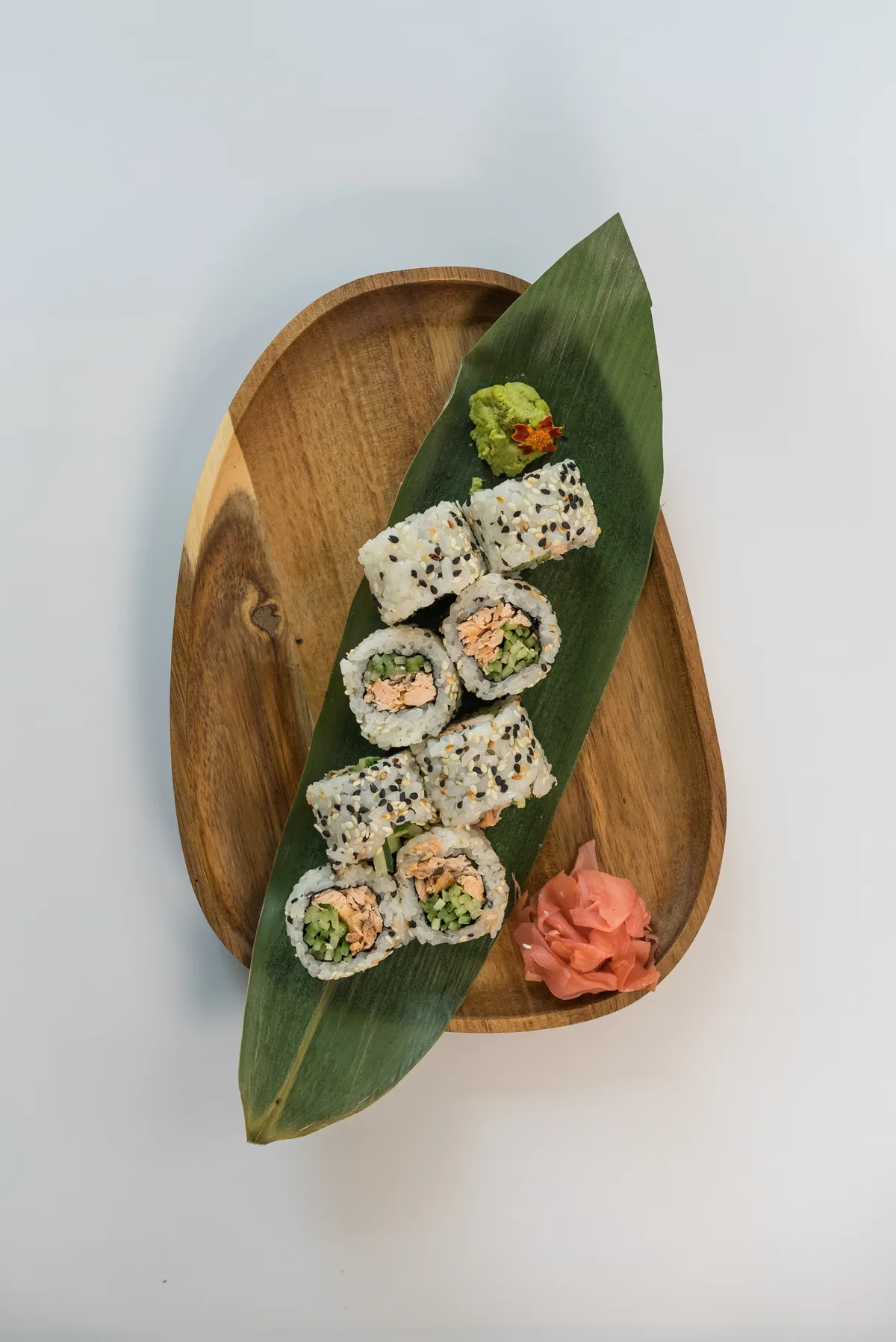 Uramaki pasta z łososia