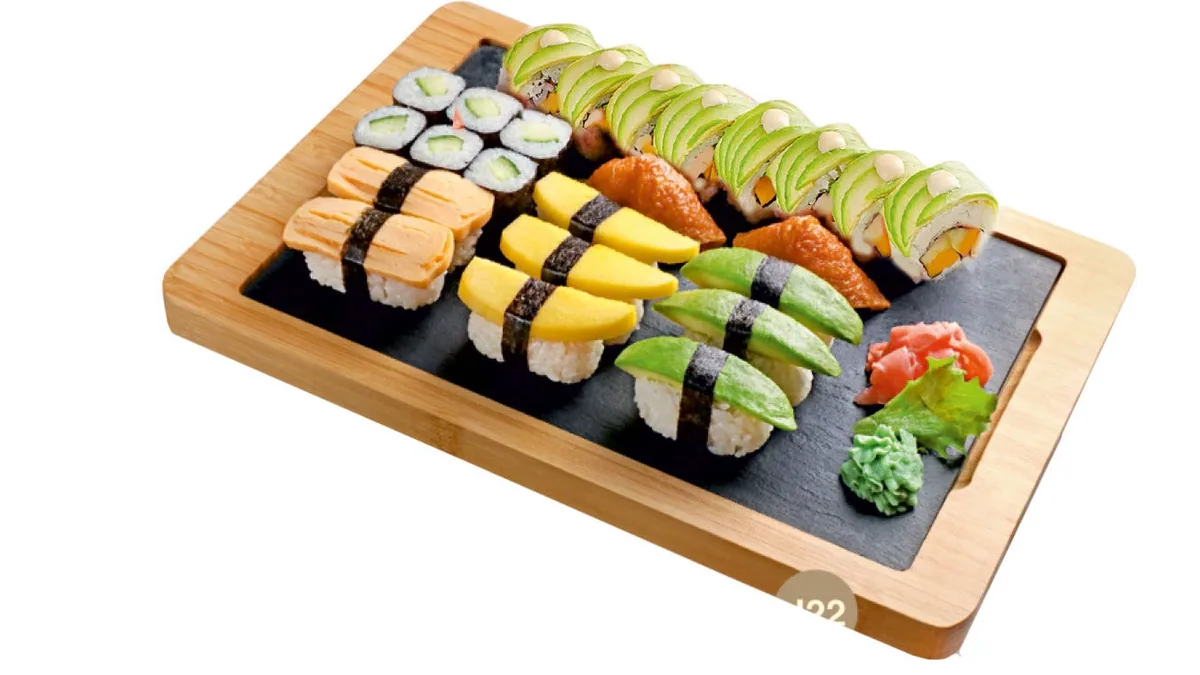 J22 Gyümölcsös sushi mix tál 24 db
