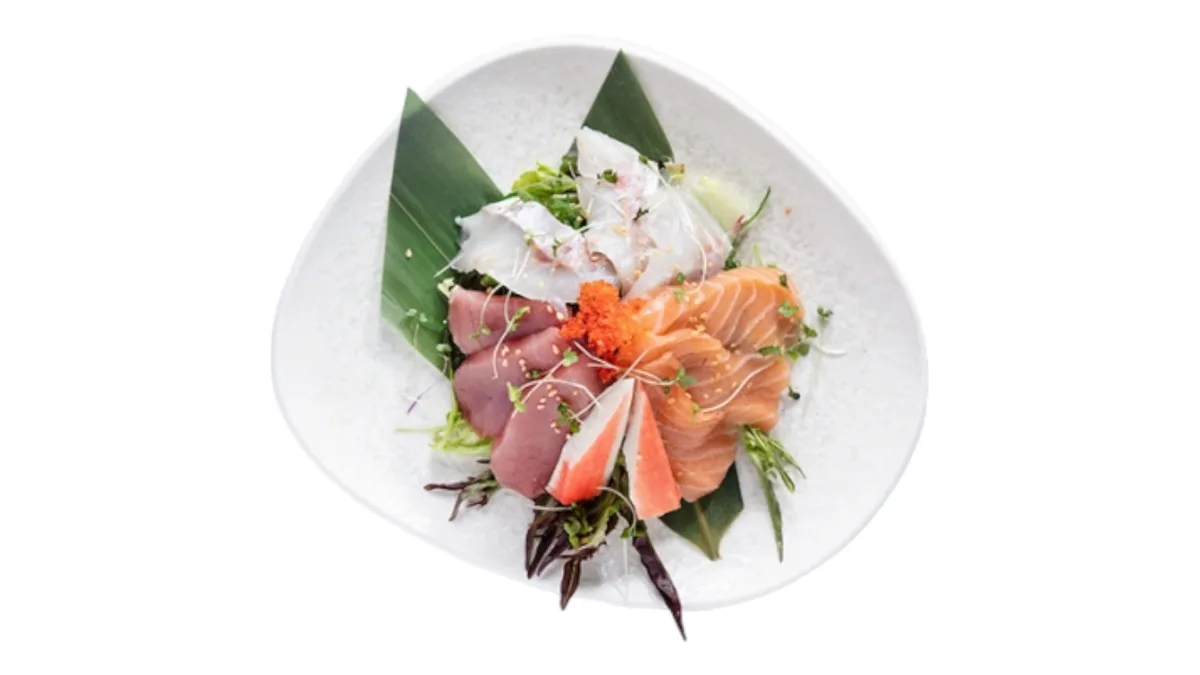 Sallatë Sashimi