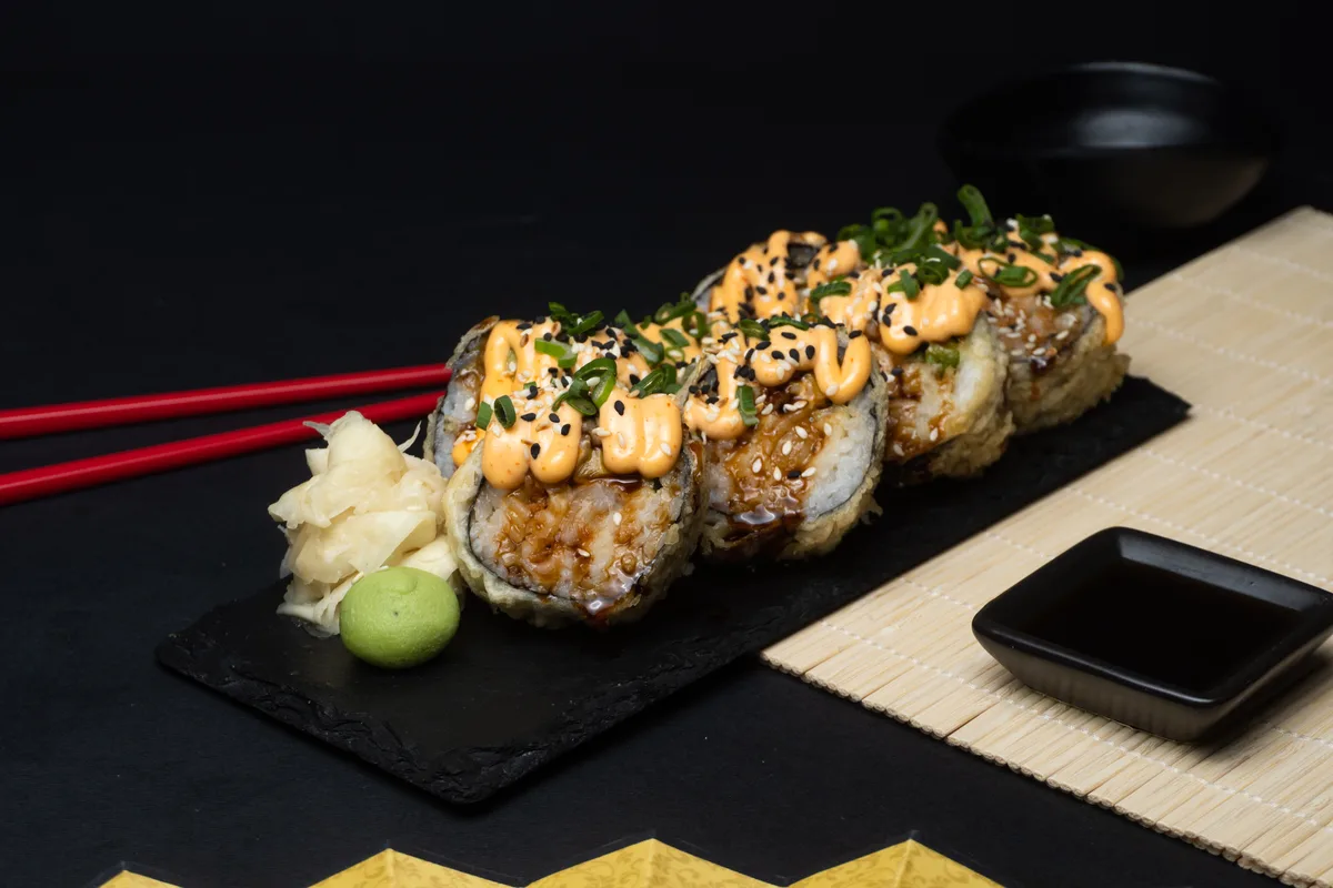Godzilla Roll (8pcs)