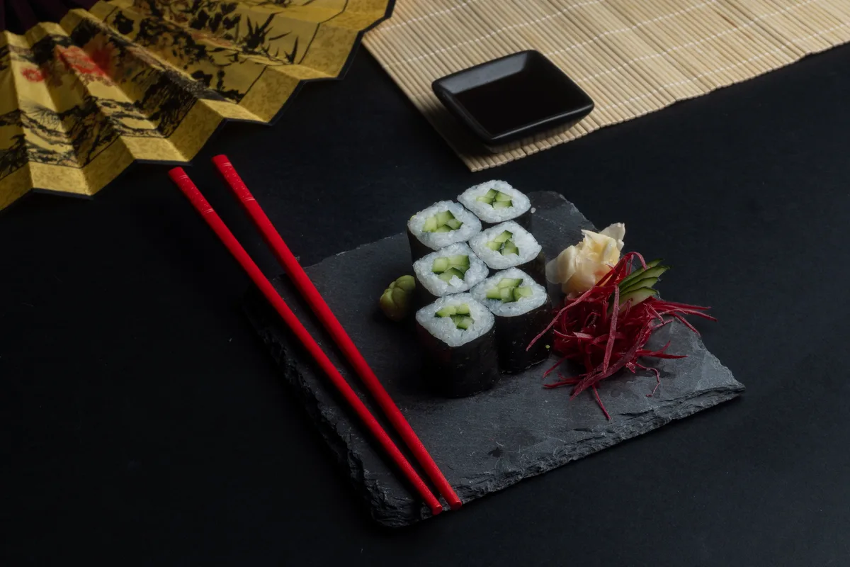Hosomaki pickled daikon (6pcs)
