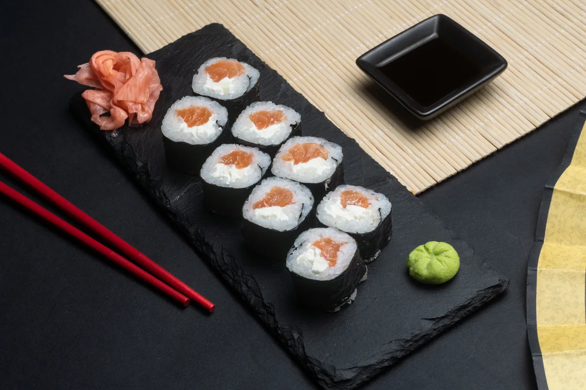 Maki salmon cream cheese