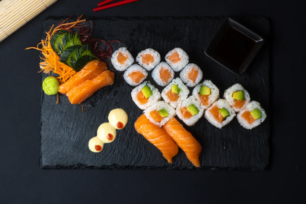 Salmon set Box (18 pcs)
