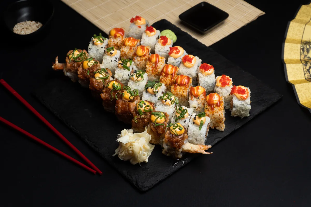 Spicy box (32 pcs)