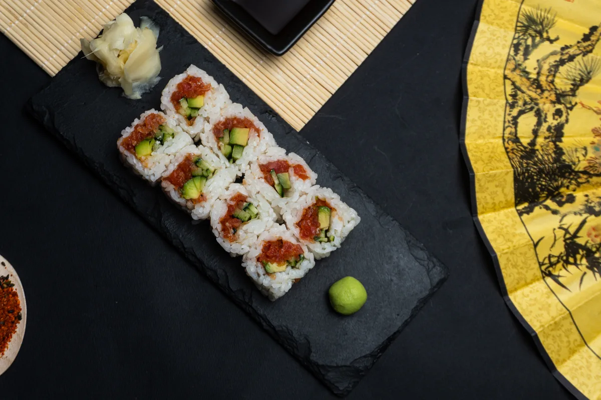 Spicy tuna snow roll S*