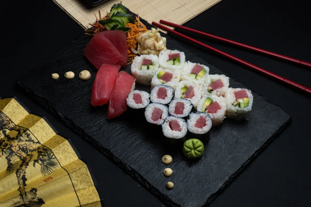 Tuna set Box (18 pcs)