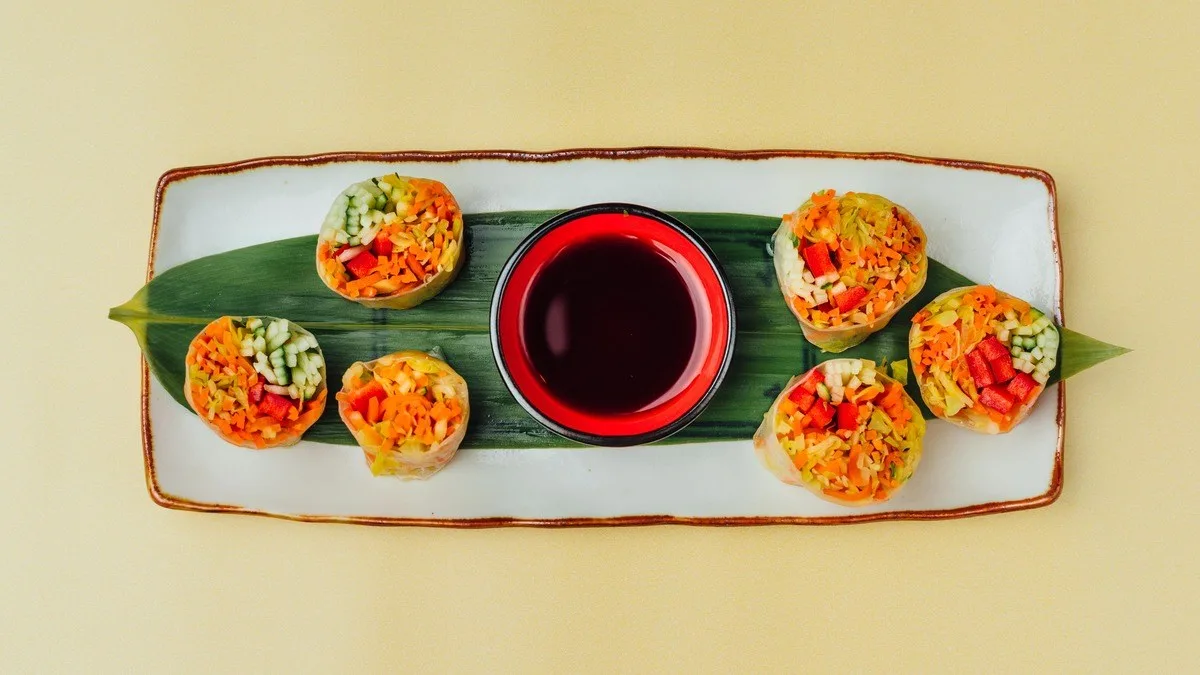 Fresh veggie ricepaper roll