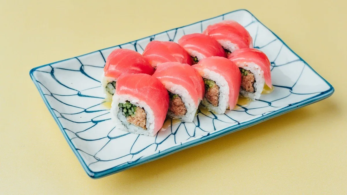 Twin tuna roll