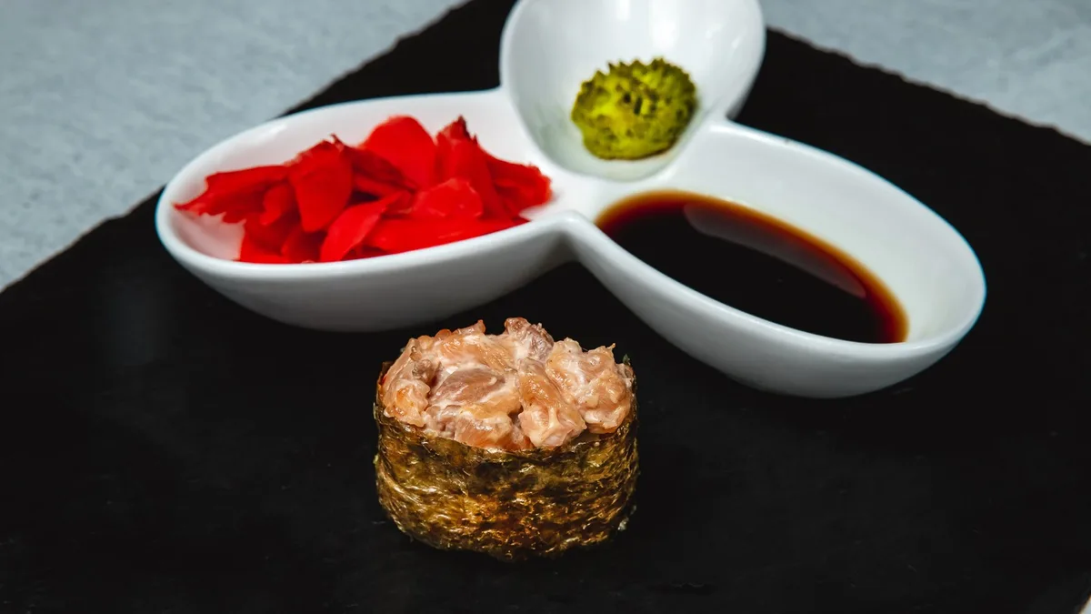 Gunkan Salmon