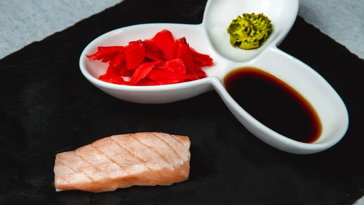 Nigiri Salmon