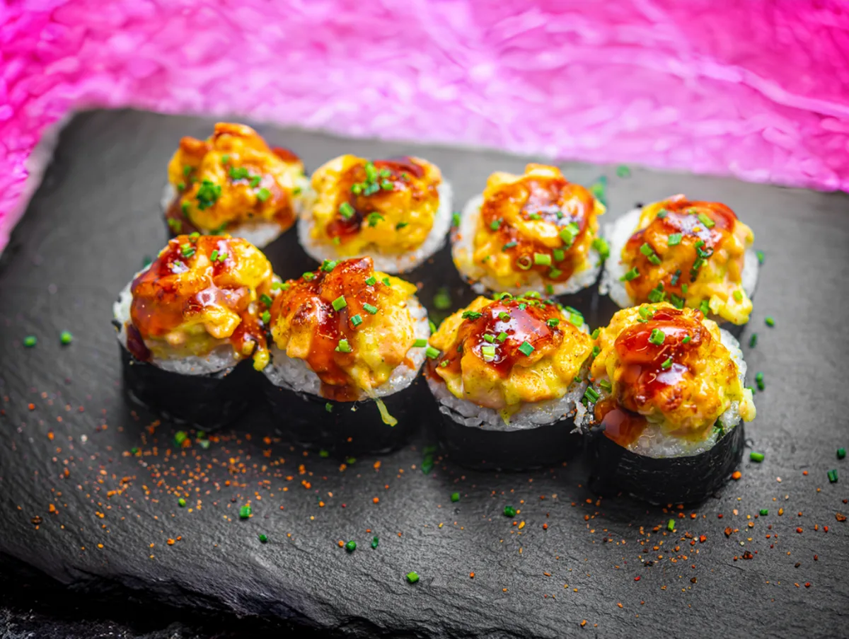 Orange pepper and salmon 8pcs