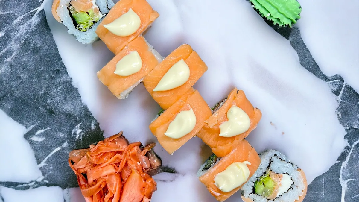Fresh Salmon Roll