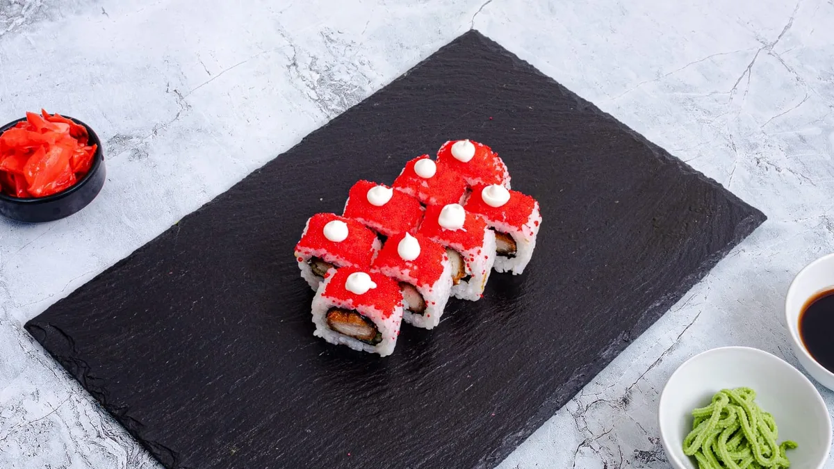 Kaliforniya Roll Qızılbalıq ilə