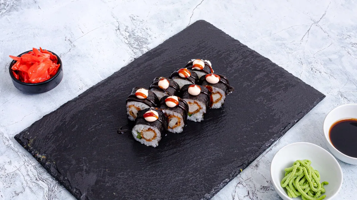 Maki Roll Qızılbalıq ilə