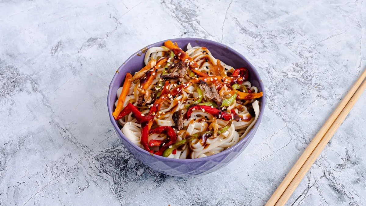Udon Ət ilə