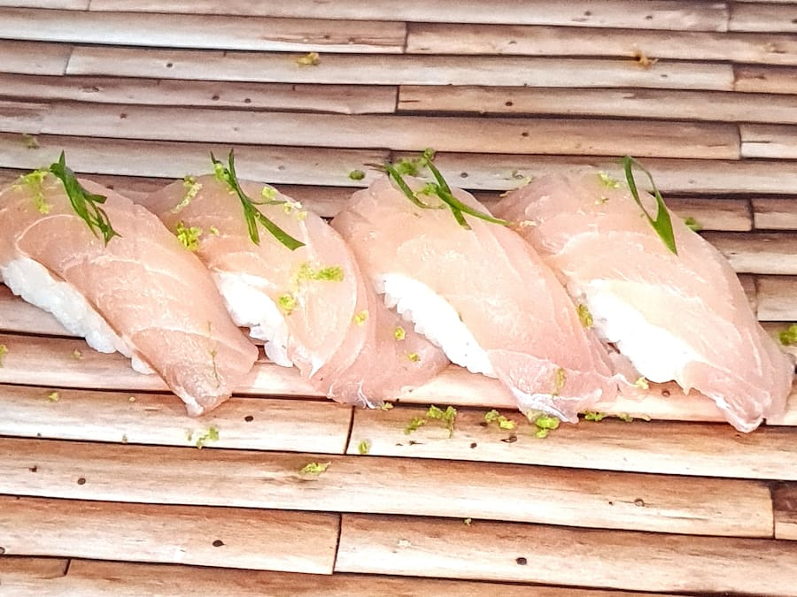 Niguiri de Peixe Branco 4 Unidades.