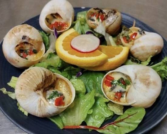 Escargot Butter Baked with Japanese Mignotte Sauce (6Pcs)
