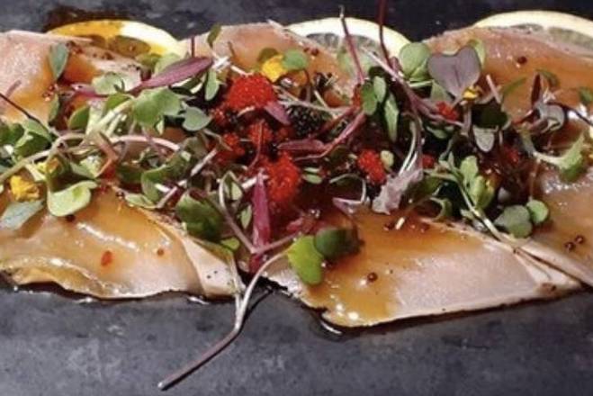 Seared Tuna Carpaccio with Garlic Chip