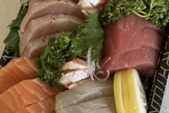 Sushi and Sashimi Combo A / 13 pcs