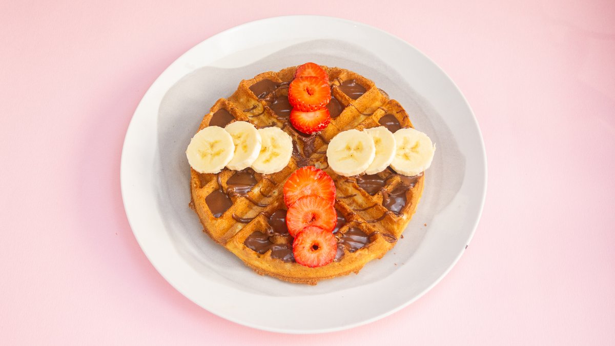 Waffle Nutella and Banane and Luleshtrydhe