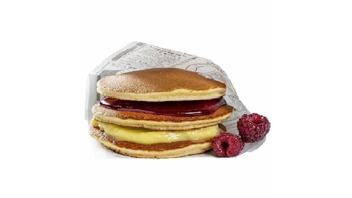 Trio pancakes cu cremă de vanilie și dulceață de zmeură
