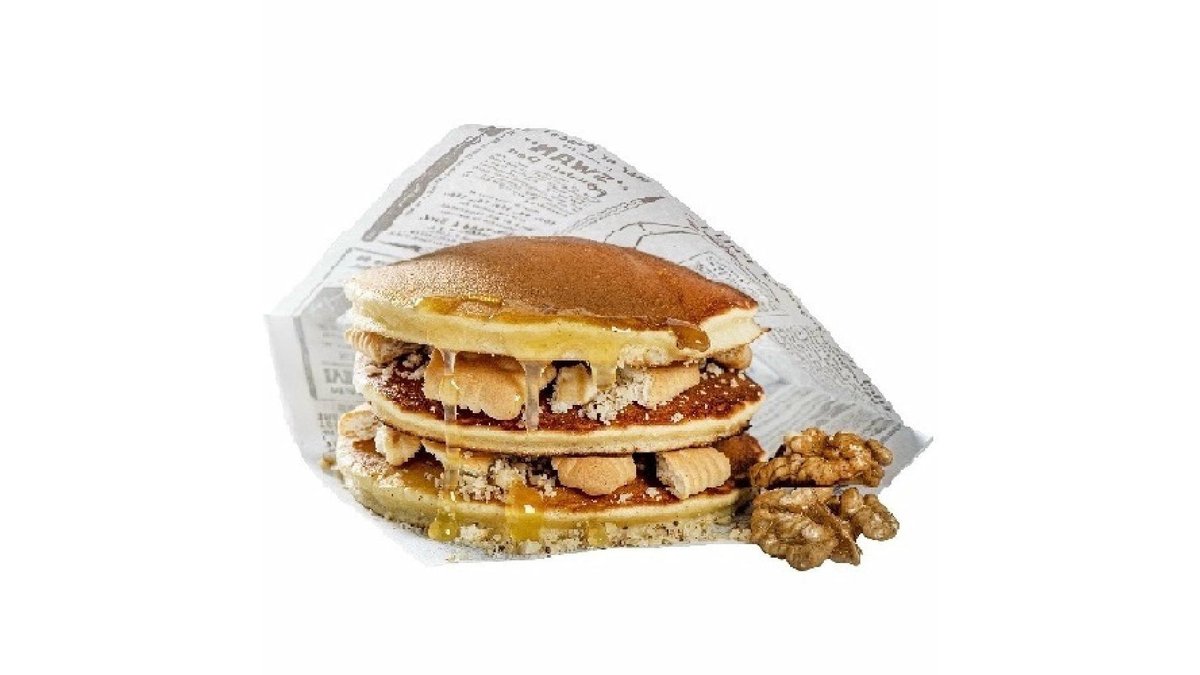 Trio pancakes cu miere, nucă și biscuiți