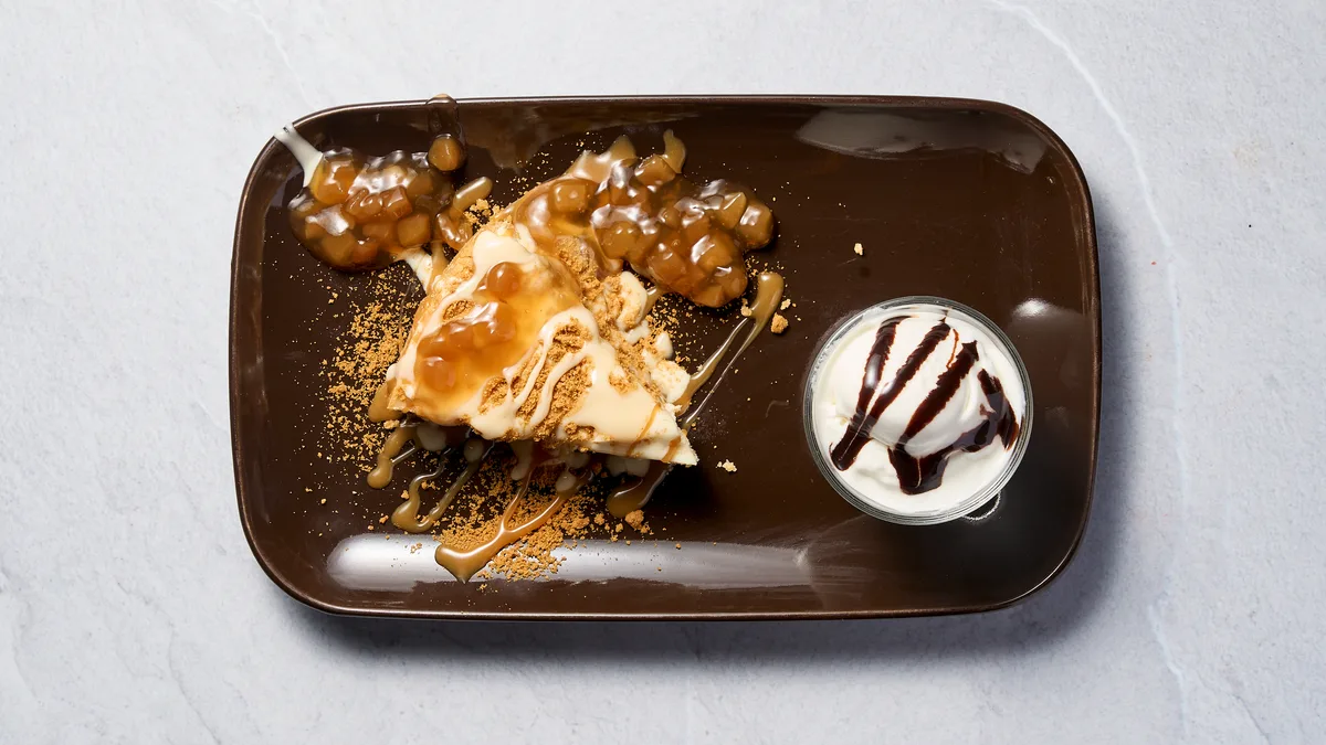Apple Pie Custard Cheesecake