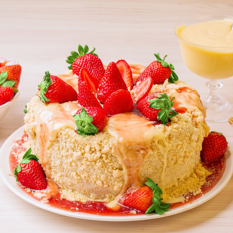 Torta Ninho de Morangos Frescos - 2kg