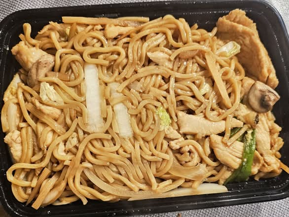 Chicken Lo Mein