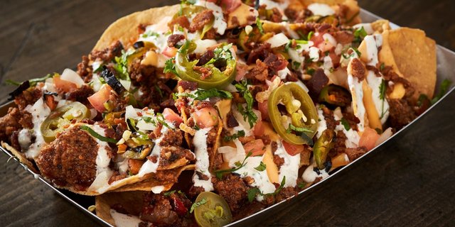El Bacho Nacho Platter
