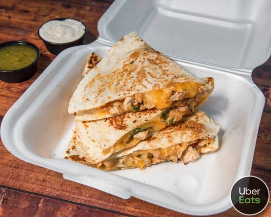 Chicken (pollo) quesadilla