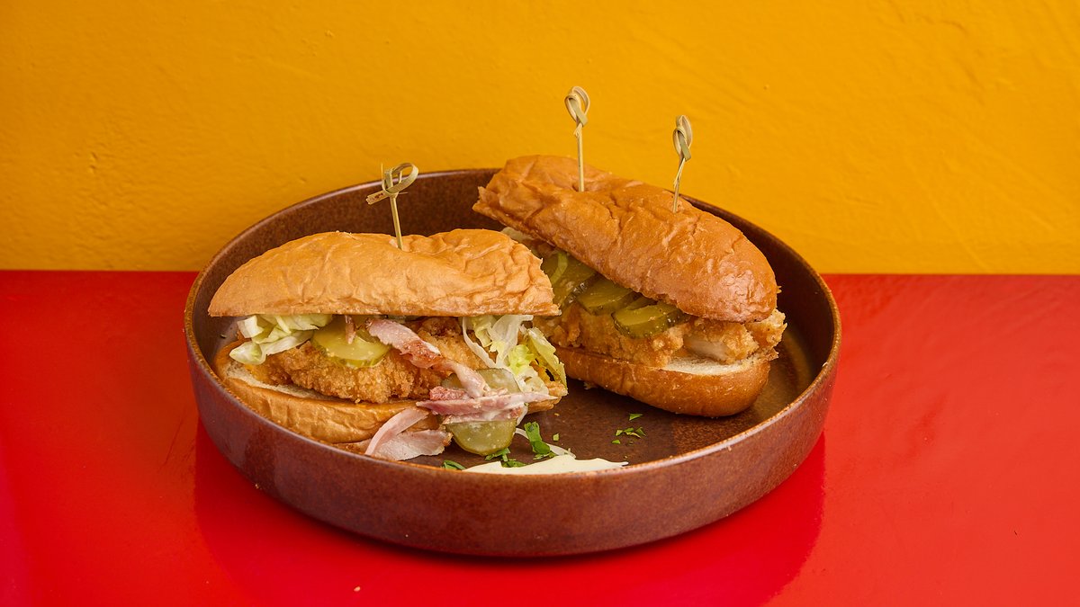 Torta De Pollo Sandwich