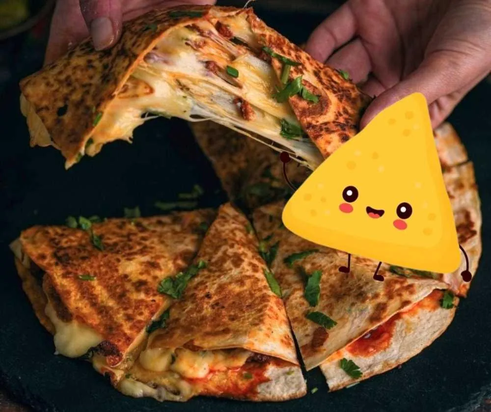 QUESADILLA NACHOS BBQ.