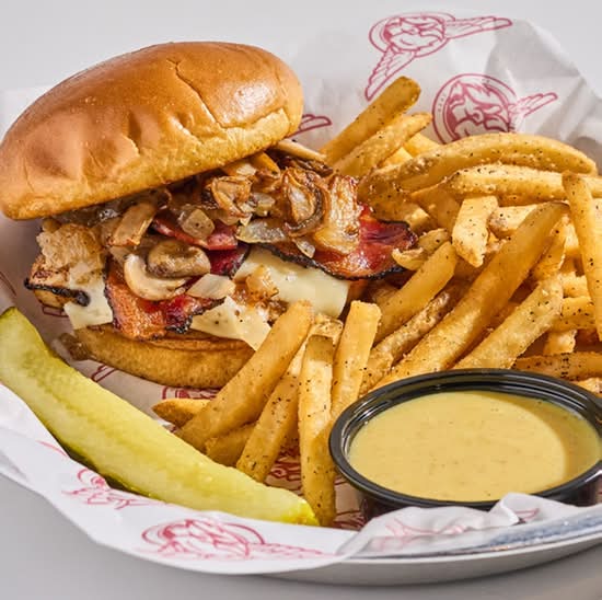 HOLLYWOOD CHICKEN SANDWICH