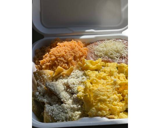 Chilaques con Huevo Green