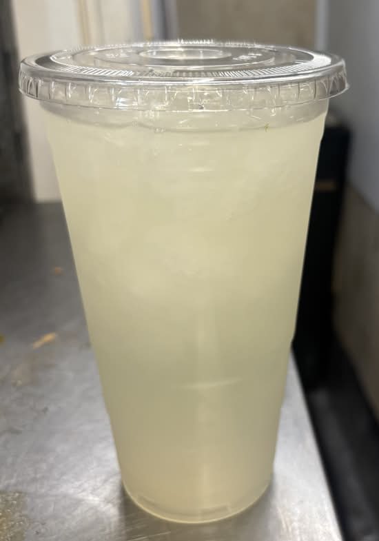 Fresh 32 oz lemonade