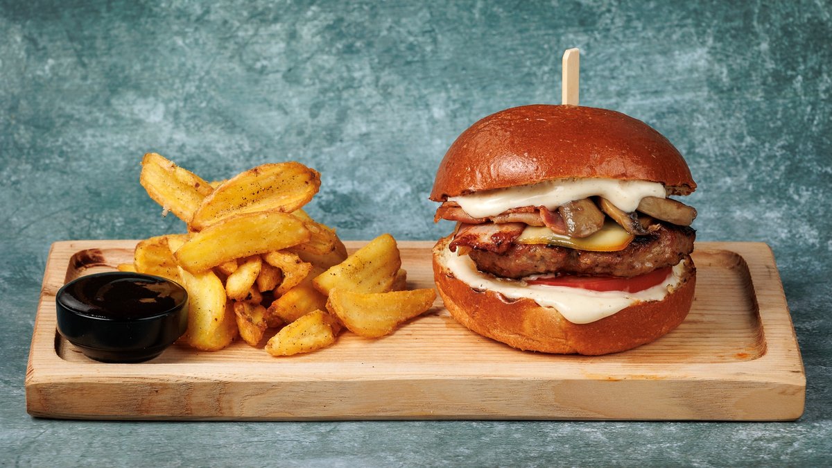 Black Angus Mountain Burger
