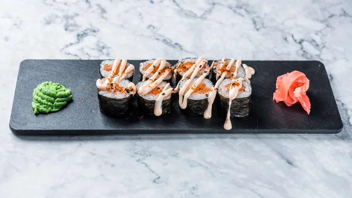 Spicy Salmon Maki Roll