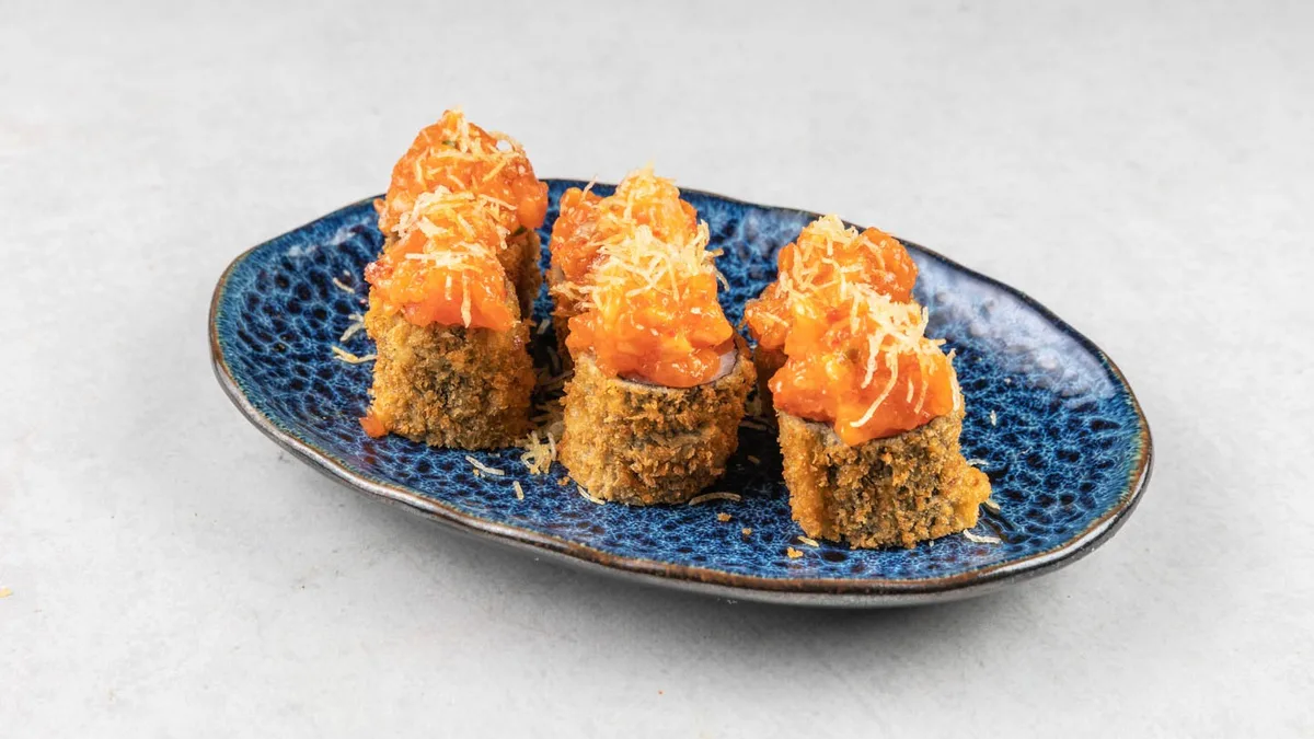 Hossomaki fritto spicy sake