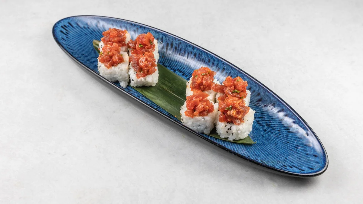Uramaki spicy tuna
