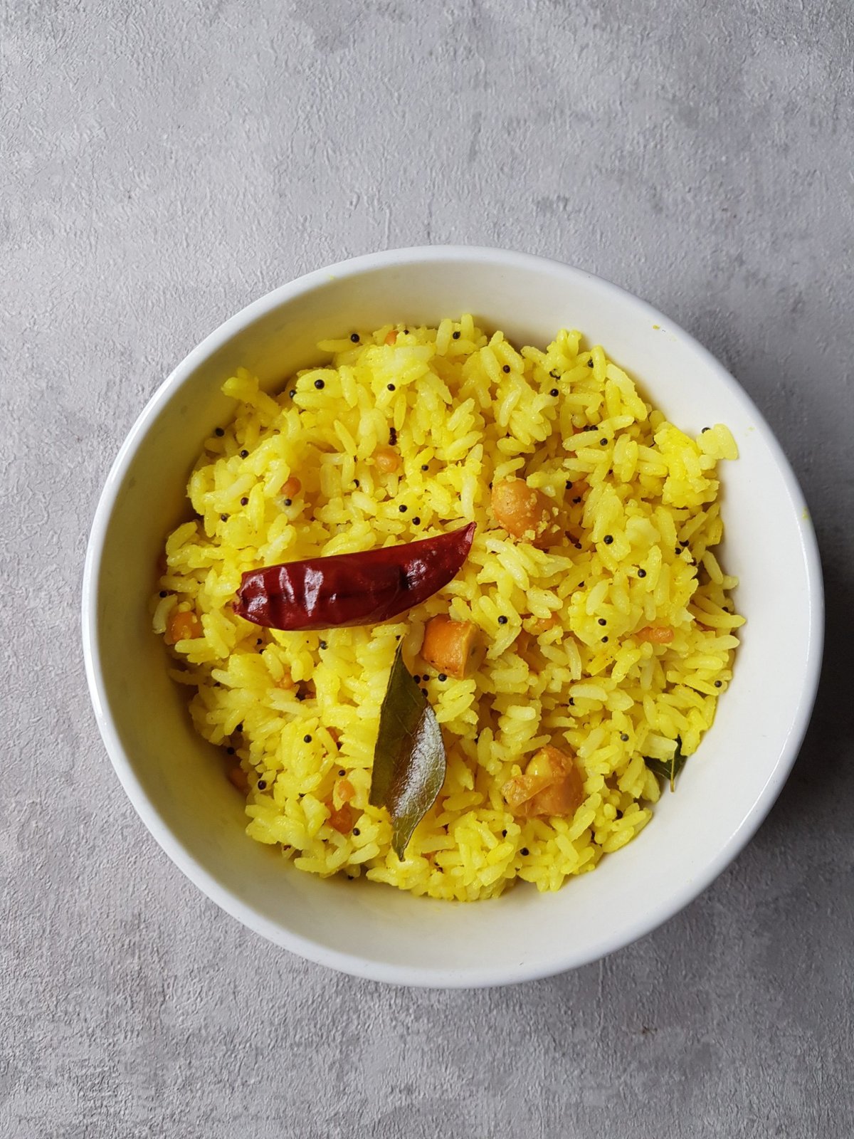 Chitrannna (lemon rice)