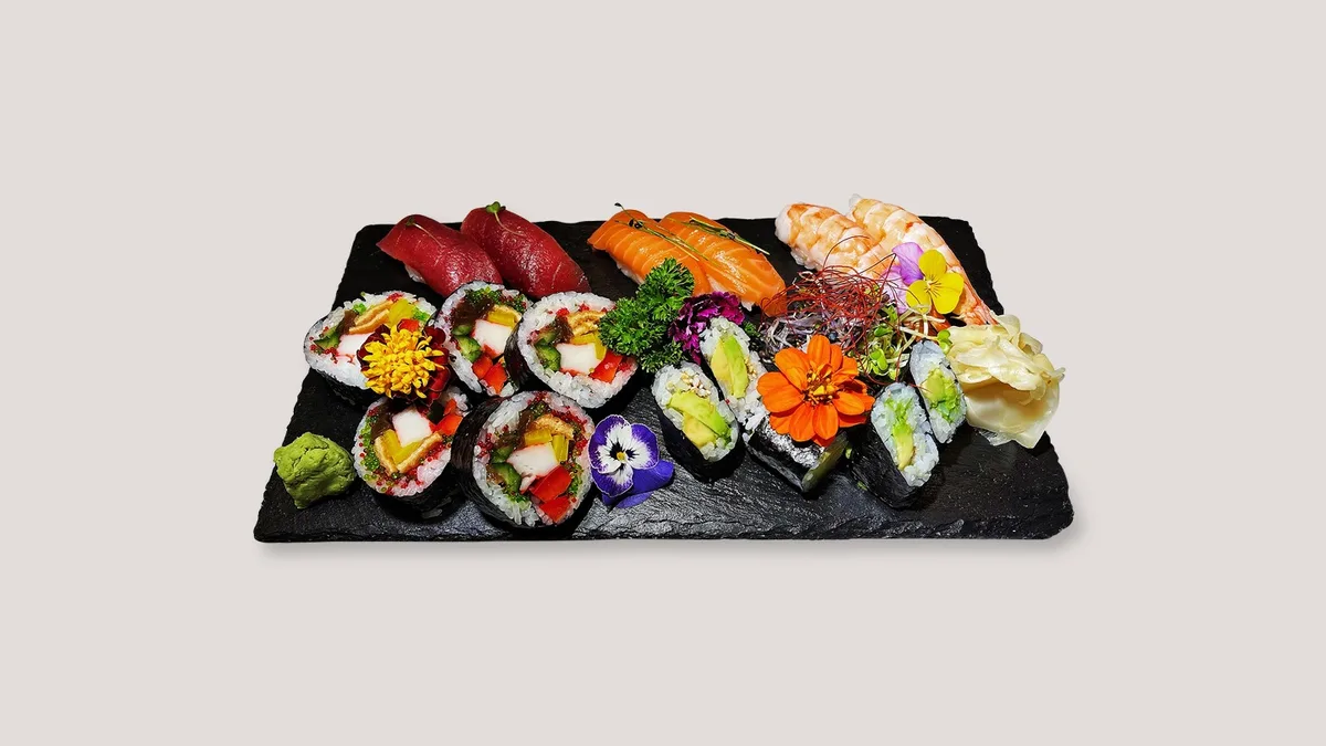 B8. Sushileecious Box
