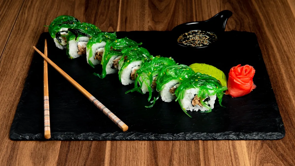 Chuka Roll