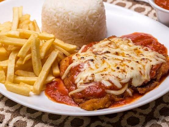 Isca de Frango à Permegiana