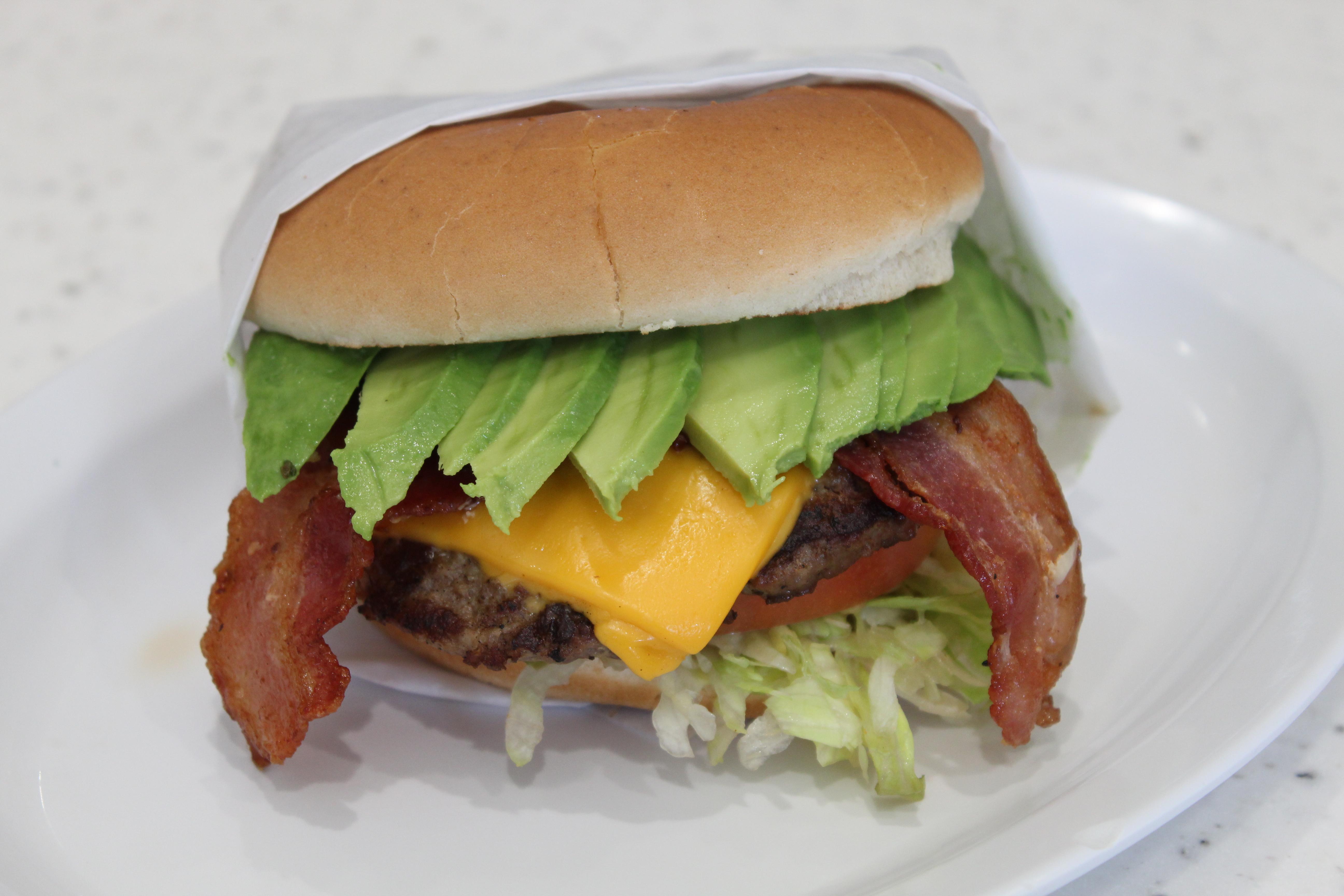 Baco-Avo Cheeseburger