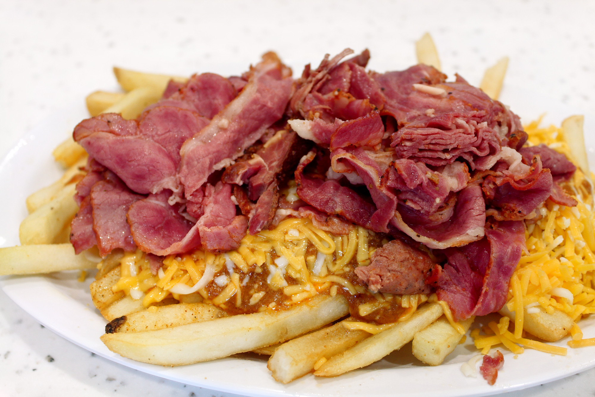 Lg Chilli Fries w/Pastrami