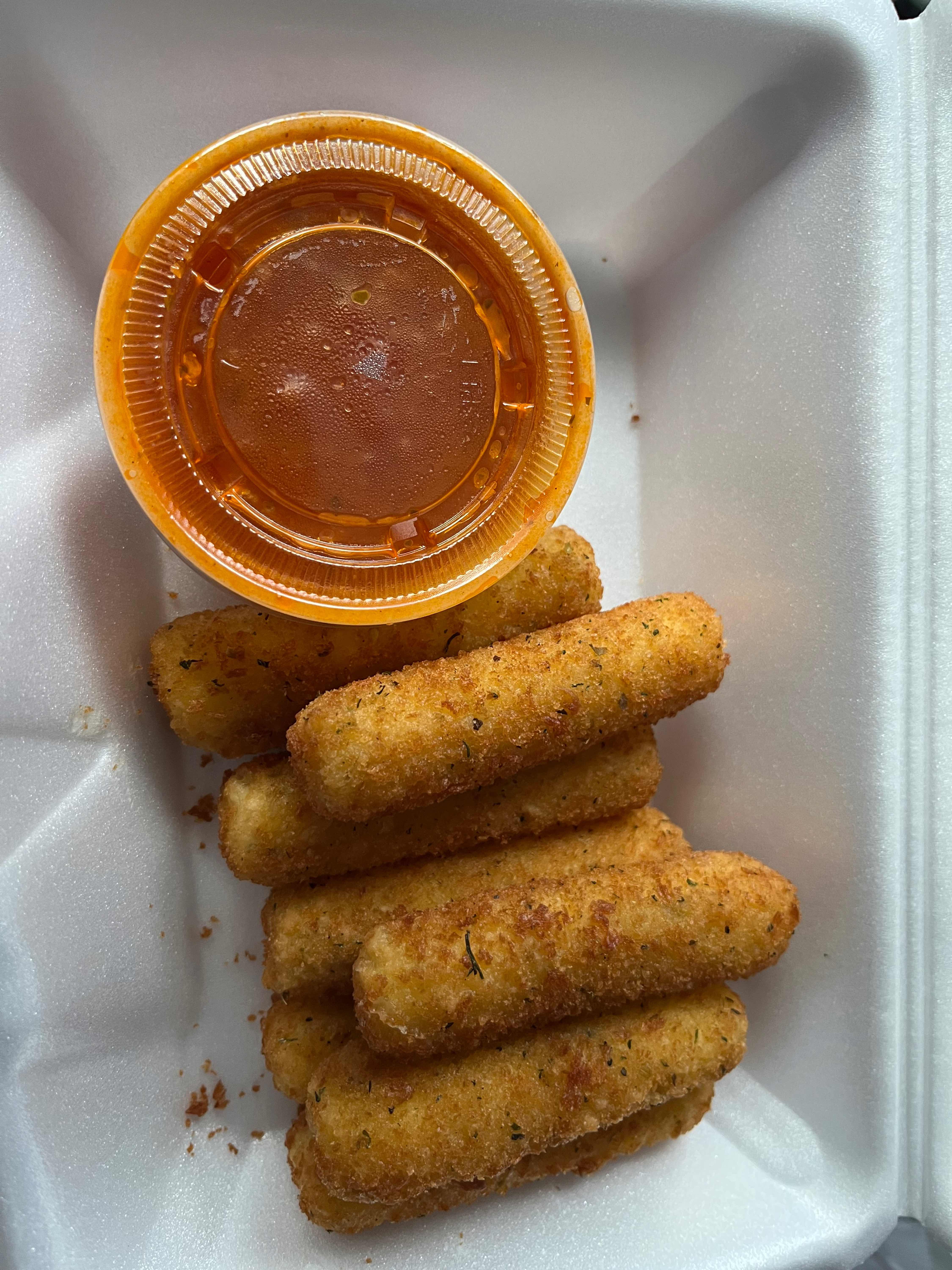 Mozzarella Sticks (8)